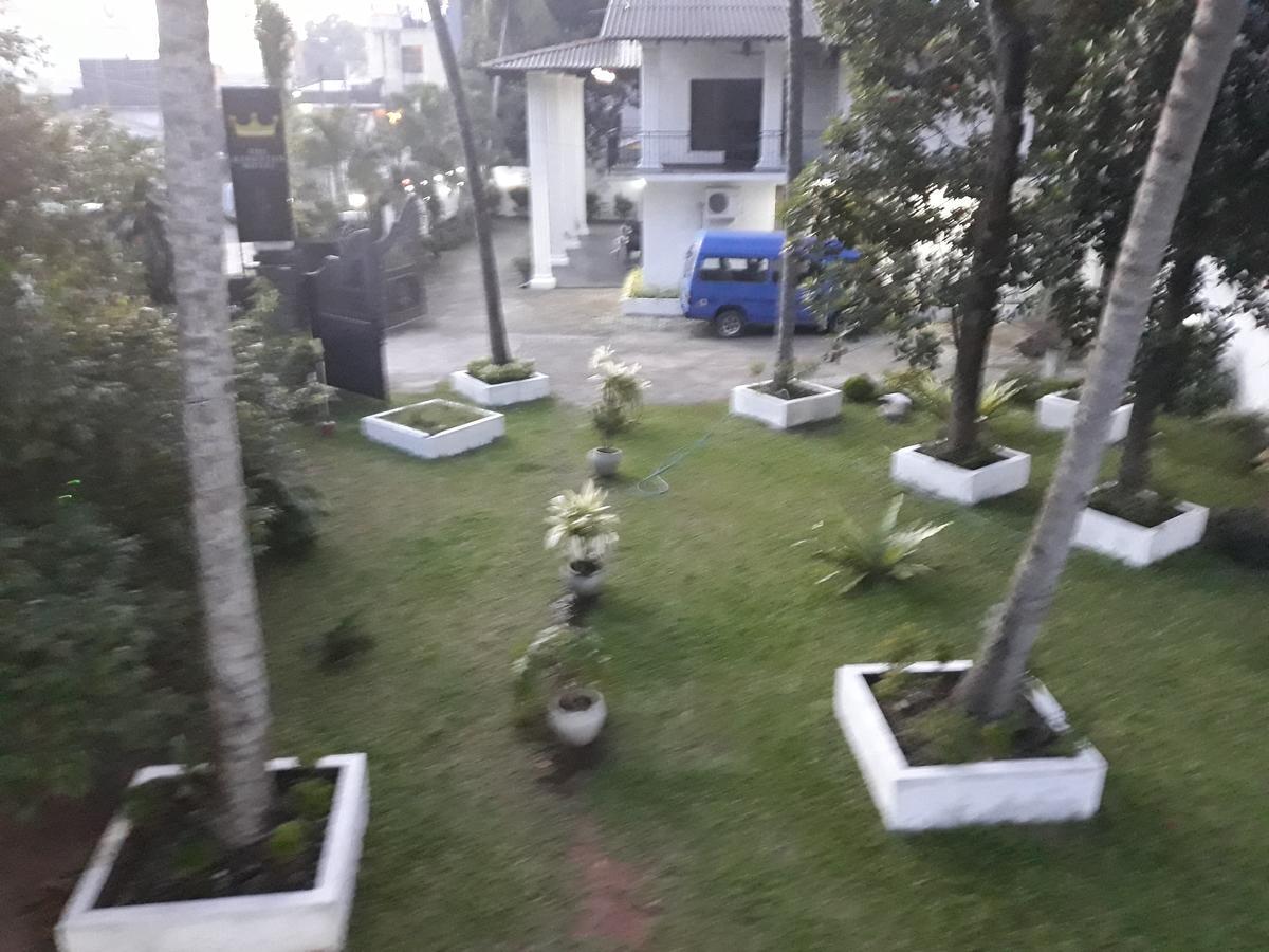 The Kingston Hotel Kiribathgoda Exterior photo