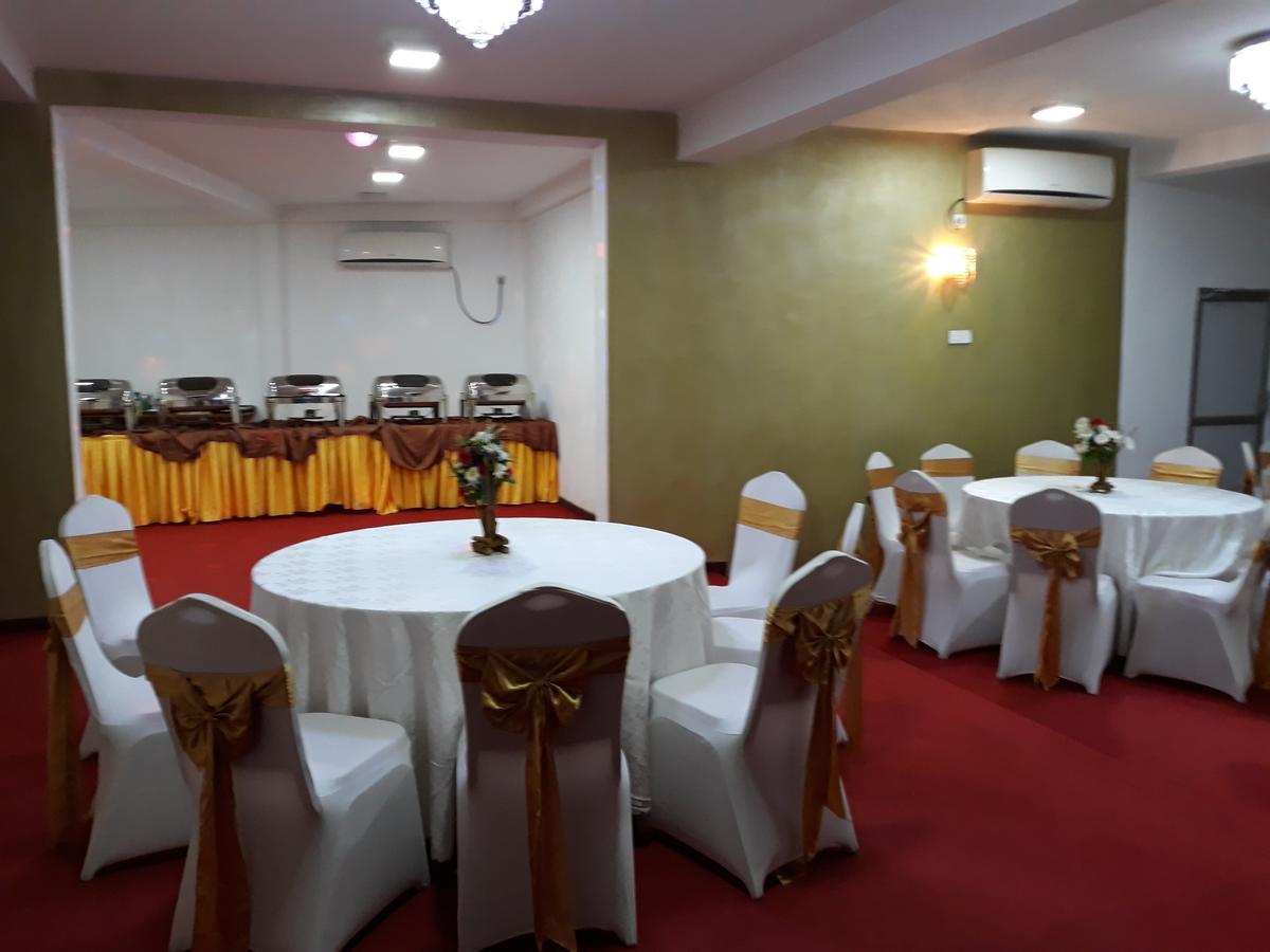 The Kingston Hotel Kiribathgoda Exterior photo